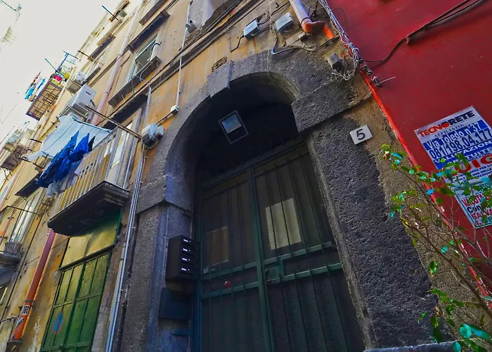 Neapolitan Flat B&B